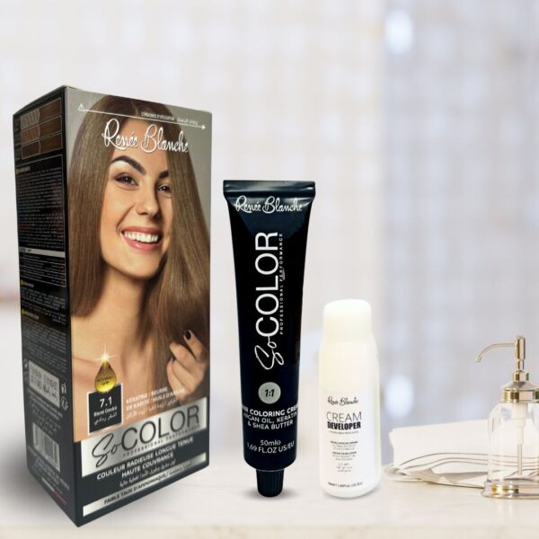 Coloration blond cendré 7.1 - Renée blanche
